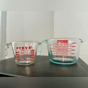 Pyrex Glass Measuring Cups Set 250ml 1L